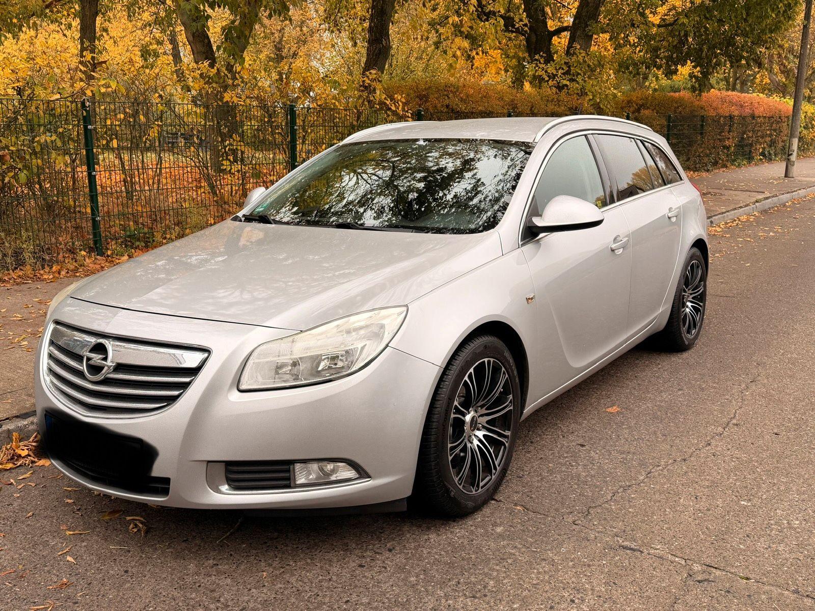 Opel Insignia 2009 — rear view