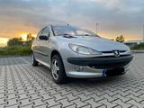 Peugeot 206 mit TÜV  sofort fahrbereit zu... - Peugeot 206 mit Anhängerkupplung