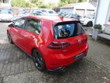 Volkswagen Golf VII GTI Performance im Top Zustand - mit Benzin-Antrieb: Rot, Standheizung