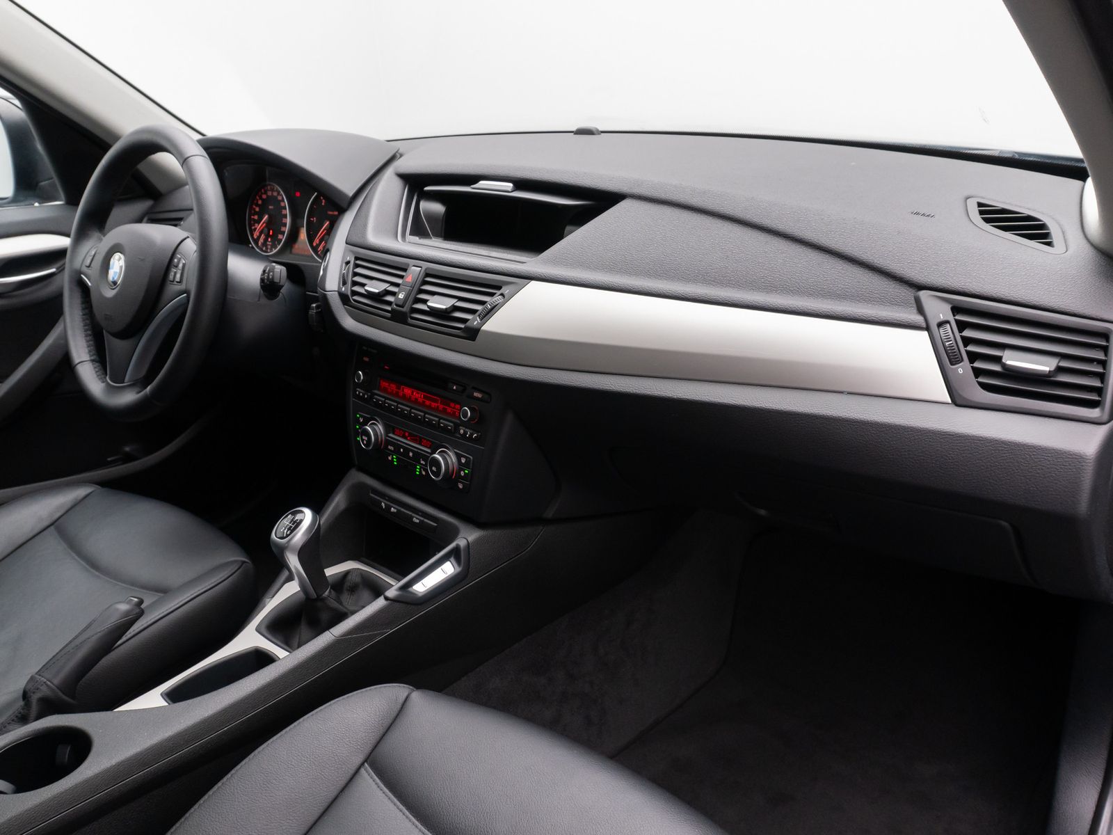 Fahrzeugabbildung BMW X1 sD18d PDC HiFi Leder KlimaAut Multilenkrad LM