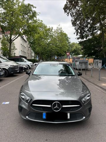 MERCEDES-BENZ A 180 - Progressive Line I 1. Hand I Top Zustand
