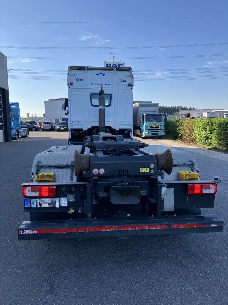 Fahrzeugabbildung DAF FAN XF 480 mit VDL Abrollkipper