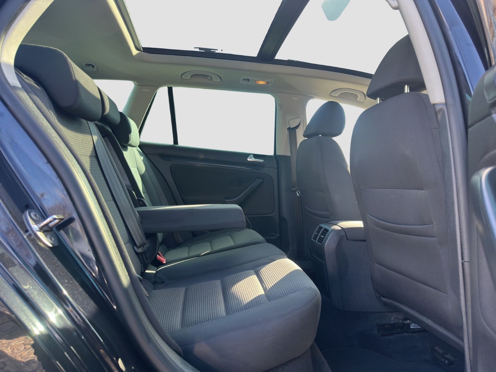 Fahrzeugabbildung Volkswagen Golf VI Variant/II.Hand/Pano/AHK/SHZ/PDC/TÜV NEU