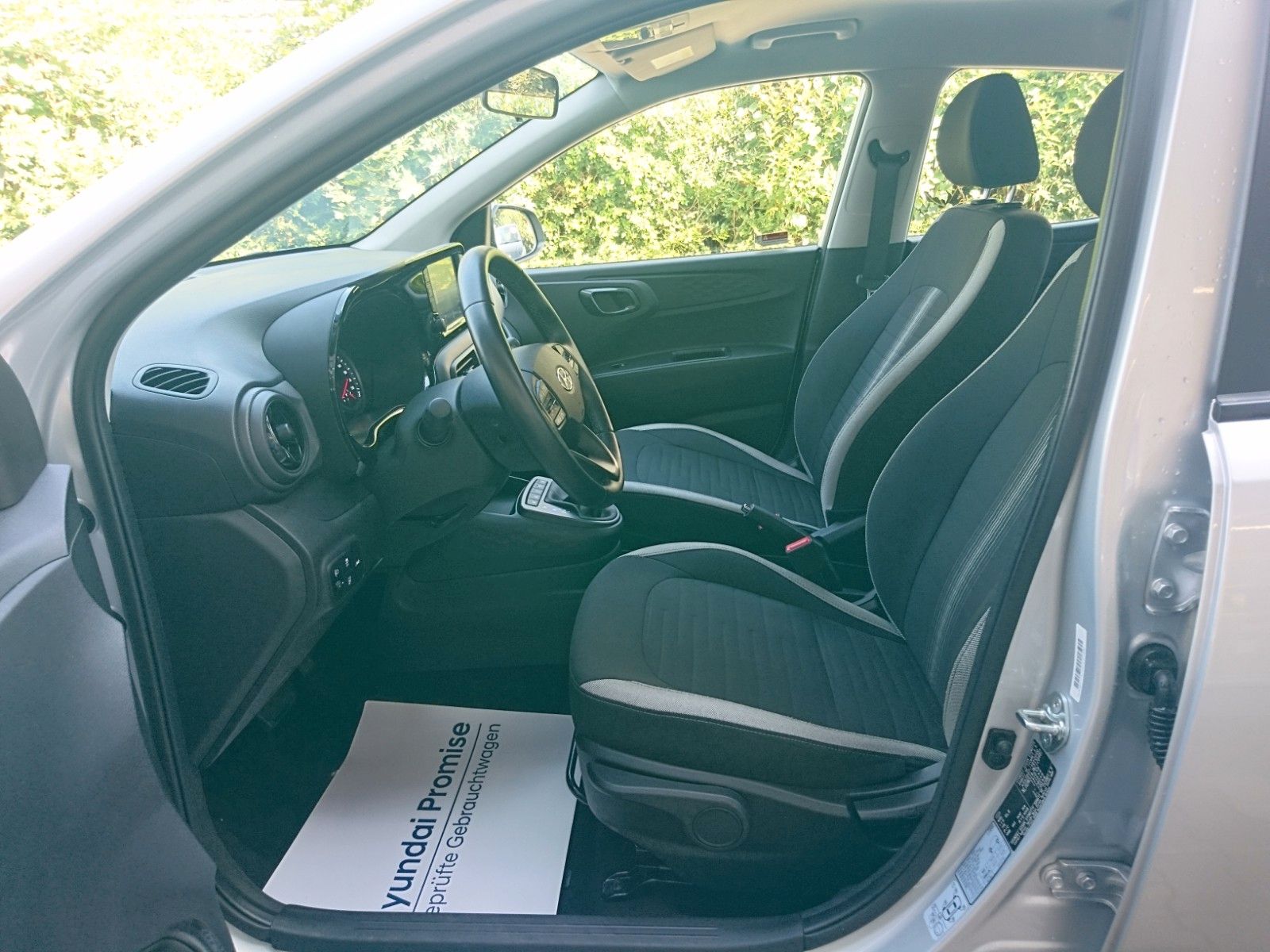 Fahrzeugabbildung Hyundai NEW i10 1.0 Automatik Trend Klima PDC