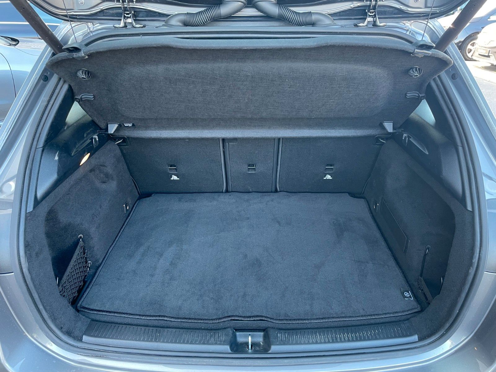 Fahrzeugabbildung Mercedes-Benz B 200 d Progressive R-Kamera+Carplay+El.Heckklap