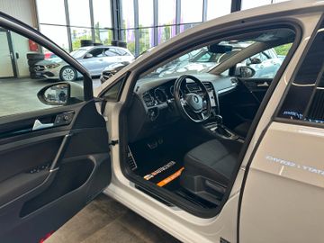 Volkswagen Golf VII Lim. *ACC*NAV*KLIMA*PDC*KAM*SZHZ*