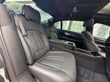BMW 730 - 11