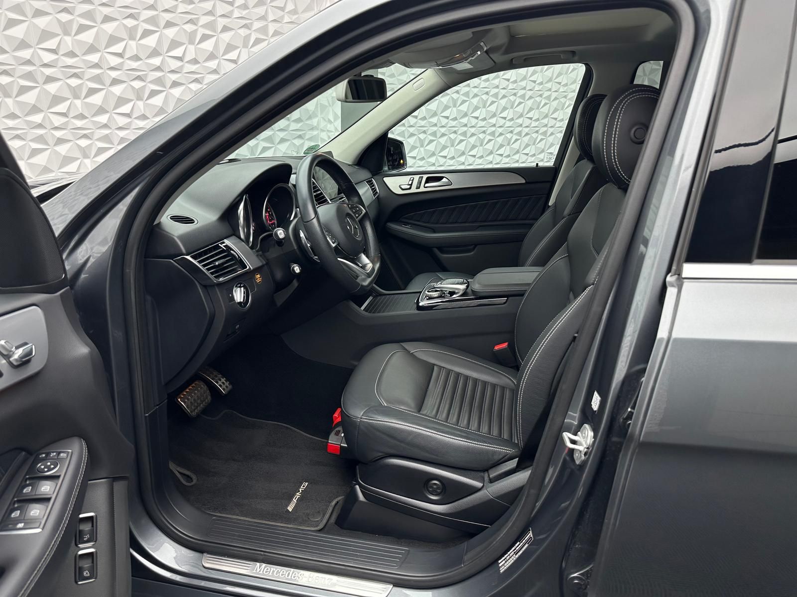 Fahrzeugabbildung Mercedes-Benz GLE 350d 4MATIC/DISTRO/PANORAMA/AHK/360°/ILS/DAB