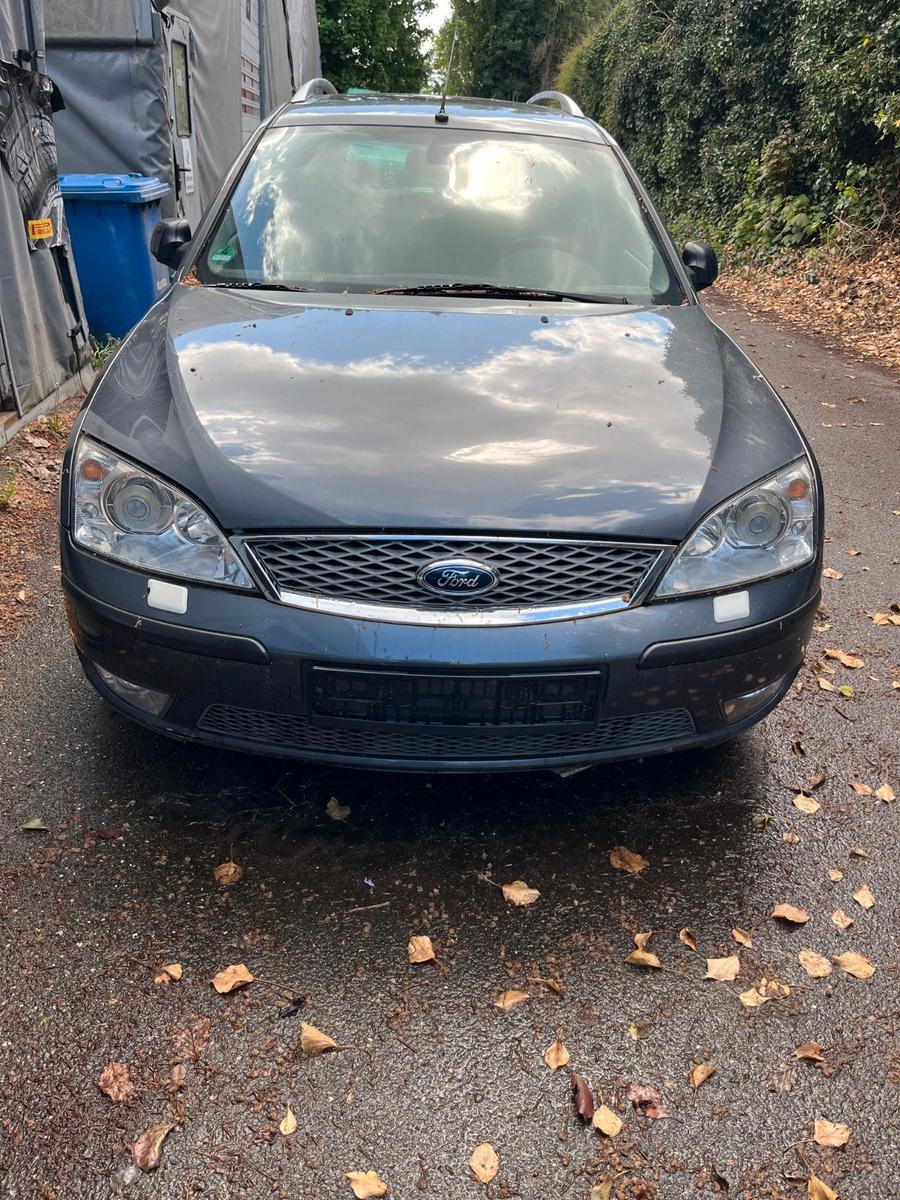 Ford Mondeo 2005 — rear view