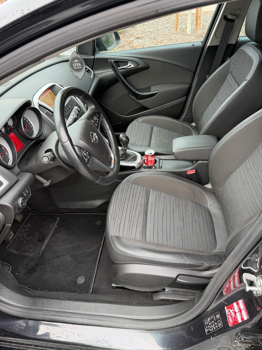 Opel Astra 2015 — photo 9