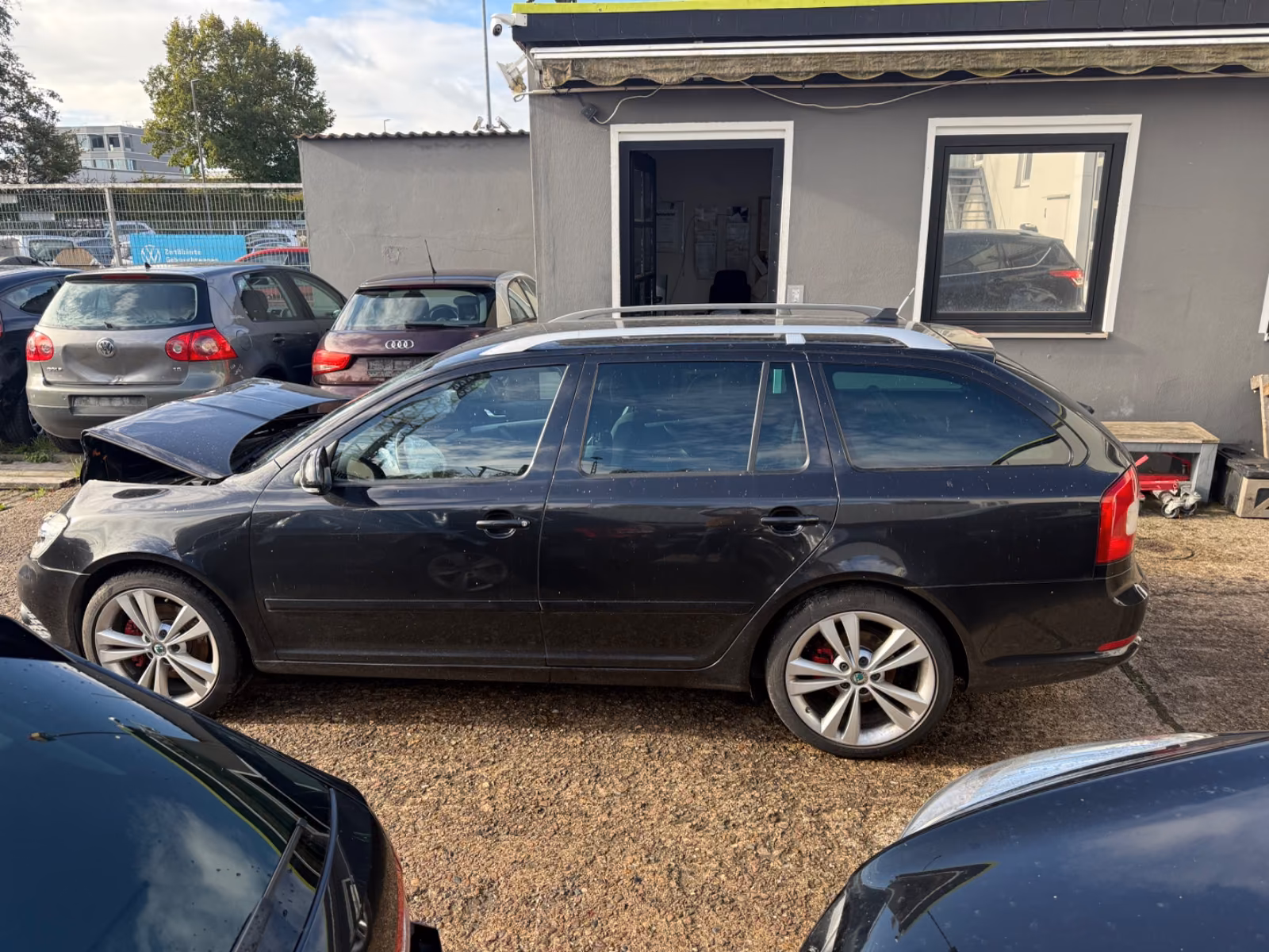 Skoda Octavia 2011 — rear view