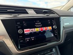 Fahrzeugabbildung Volkswagen Touran 1.5 TSI 7-Sitzer Einparkh. Tempomat 17"