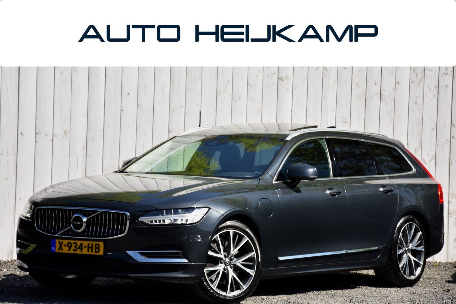 VOLVO V90