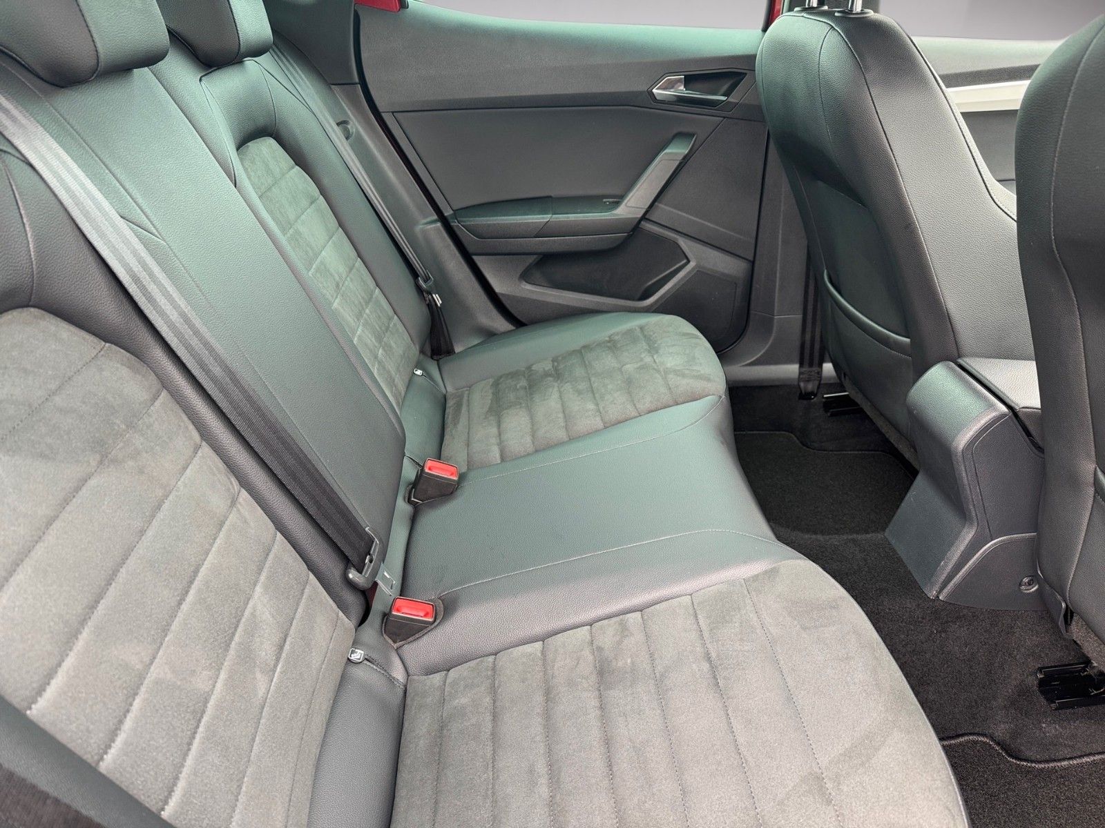 Fahrzeugabbildung SEAT Arona XCELLENCE 1.0 TSI