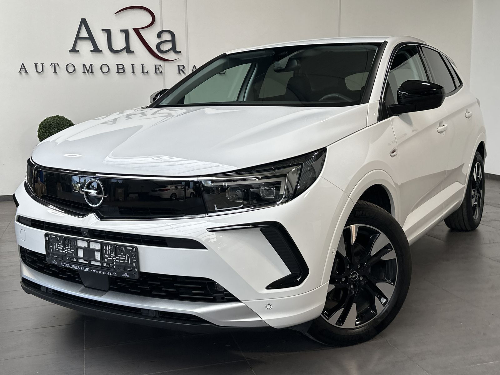 Fahrzeugabbildung Opel Grandland (X) 1.5 D Elegance NAV+MATRIX+ACC+AHK