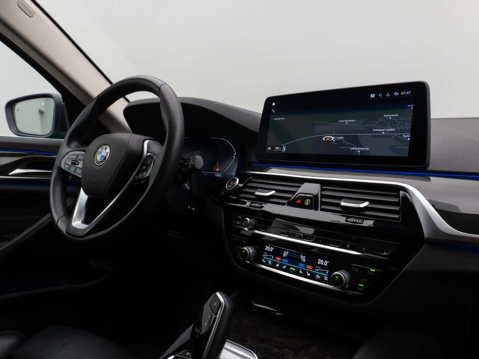 Fahrzeugabbildung BMW 520d xD Kamera HUD DAB HiFi Belüftung Leder Komf