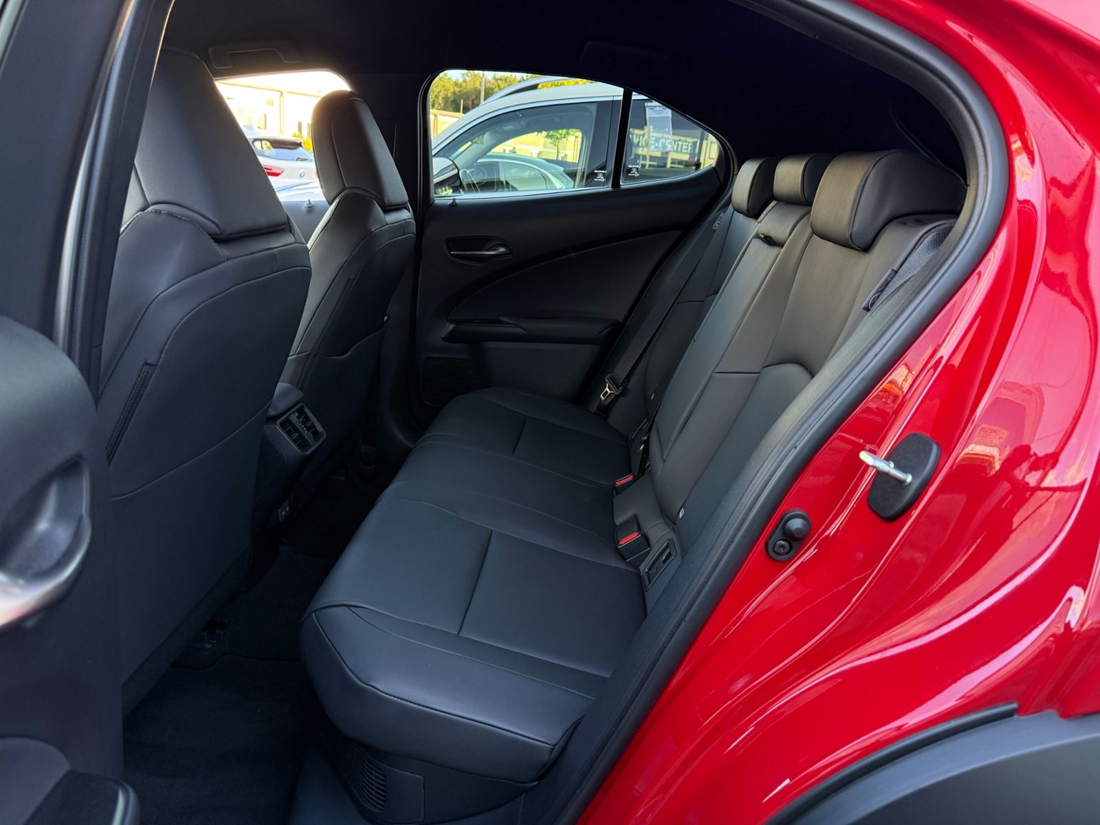 Fahrzeugabbildung Lexus UX 300 h F Sport Design LED NAV ACC RFK SHZ