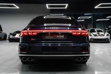 Audi S8 - 6