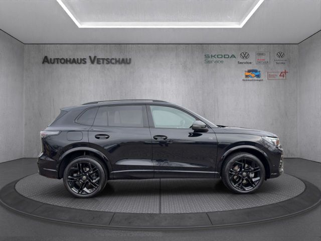 Tiguan R-Line 2.0 TDI 4M HuD/AHK/STHZ/PANO/LM20