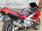 Kawasaki ZZR 600 - KAWASAKI ZZR 600