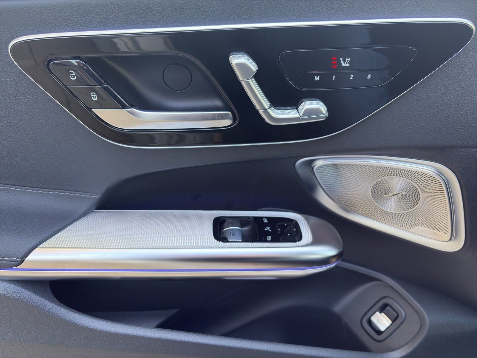 Fahrzeugabbildung Mercedes-Benz CLE 220 d Coupé AMG DigLight AHK 360° MEMORY
