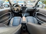 Smart fortwo BRABUS Xcl*LEDER*PANO*NAVI*SHZ*JBL*KAM* - Smart Gebrauchtwagen in Frankfurt