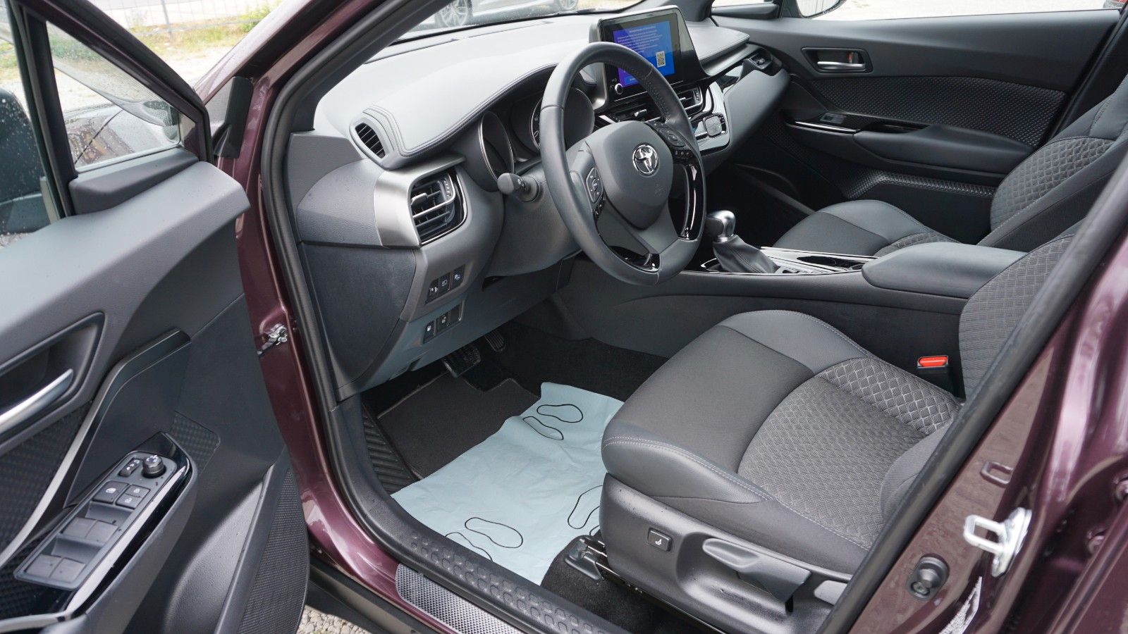 Fahrzeugabbildung Toyota C-HR Hybrid Team DE, Navi,Keyless,ACC,LED,Kamera