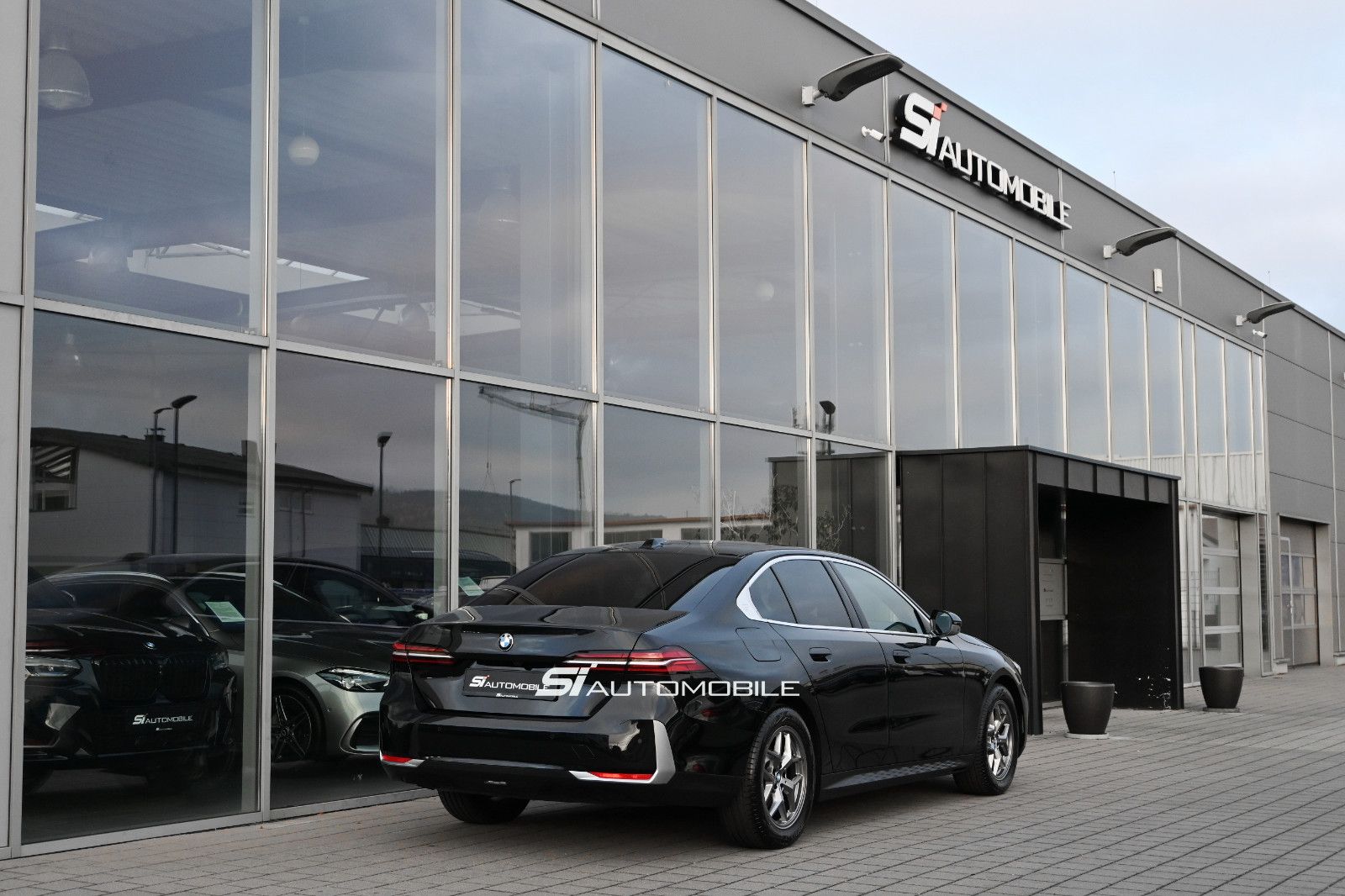 Fahrzeugabbildung BMW 520d °KOMFORTSITZE°PANO°SITZKLIMA°STANDHEIZ°360°