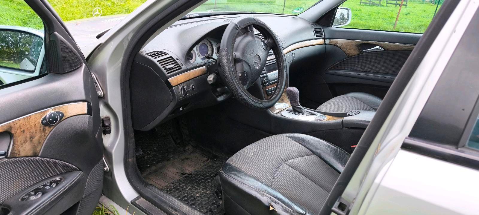 Mercedes-Benz E220 2005 — engine 150 HP (110kW)