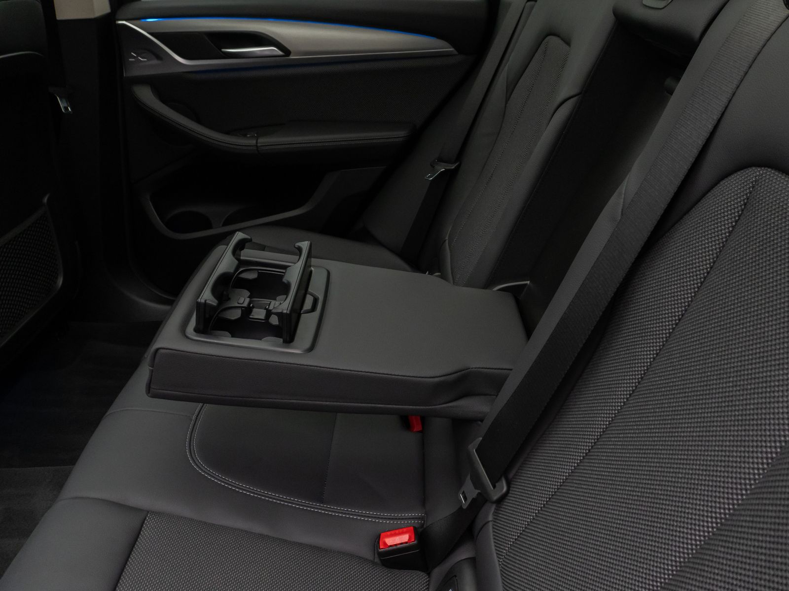Fahrzeugabbildung BMW X3 xD30e xLine Panorama 360°HUD DAB HiFi Komfort