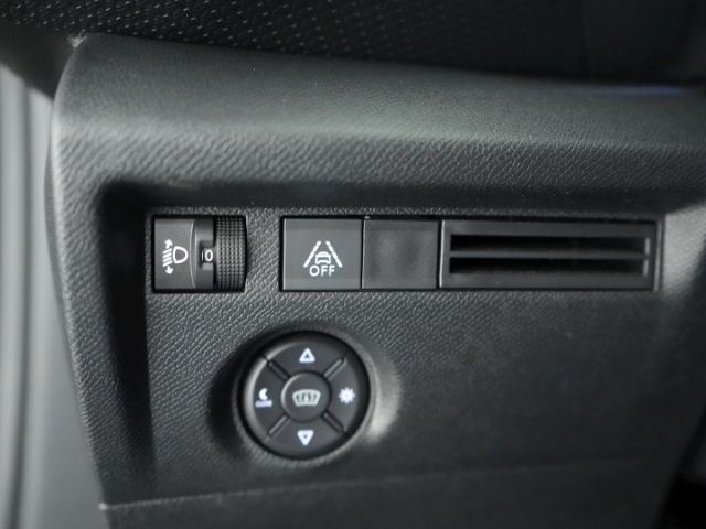 C4 SHINE BLUEHDI AT+LED LICHT+NAVI+360 GRAD KAME