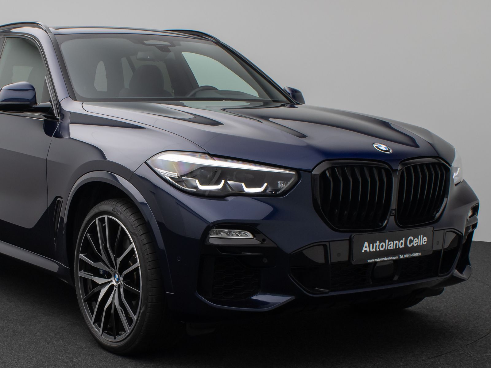 Fahrzeugabbildung BMW X5 M50i Panorama 360° DAB H/K AHK Komfort 22Zoll