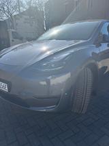 Tesla Model Y AWD Long Range AHK Dachträger x Box - Tesla Model Y mit Anhängerkupplung