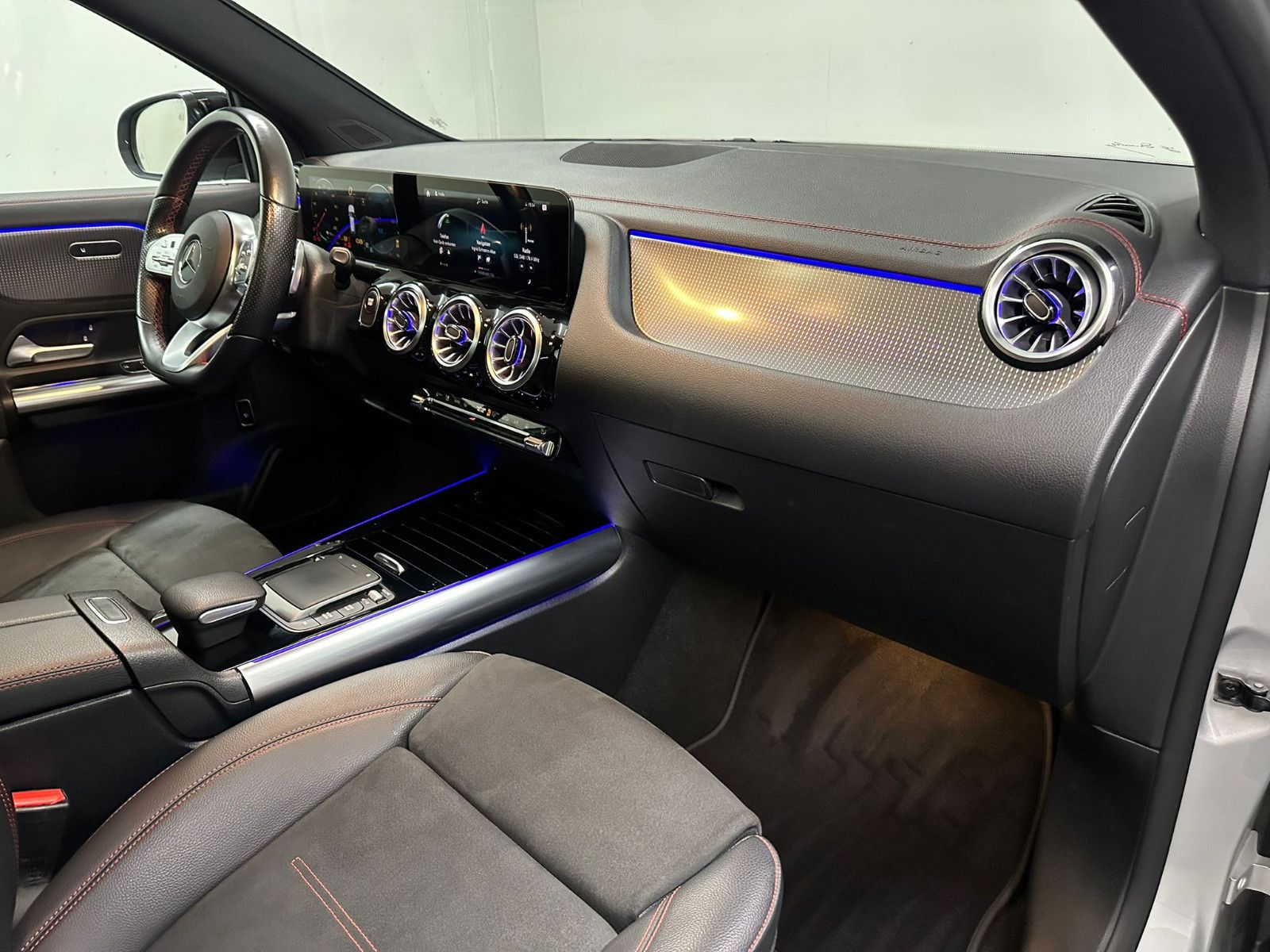 Fahrzeugabbildung Mercedes-Benz EQA 250 AMG-LINE*NIGHT*AHK*LED*IHC*NAVI*PANORAMA