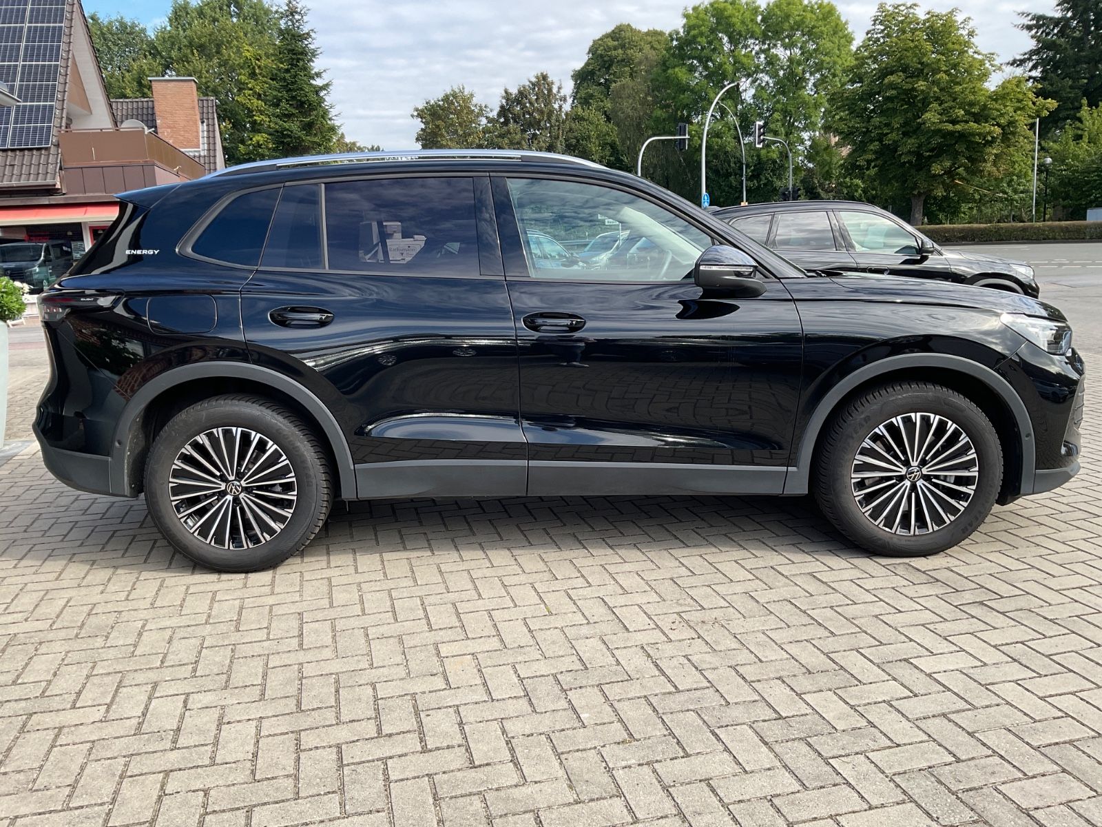 Fahrzeugabbildung Volkswagen Tiguan 2.0 TDI ENERGY,AHK,Navi,IQLight,Kamera