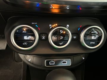 Fiat 500X MY22 CROSS HYBRID KAMERA ALLWETTERREIFEN SH