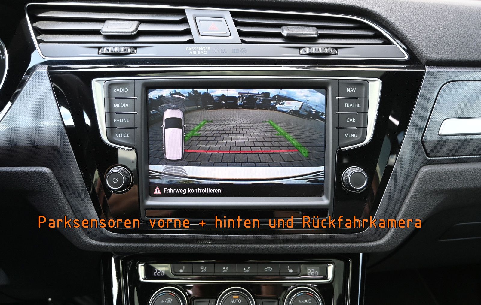 Fahrzeugabbildung Volkswagen Touran 2.0 TDI DSG R-Line °ACC°AHK°PANORAMA°KAM°