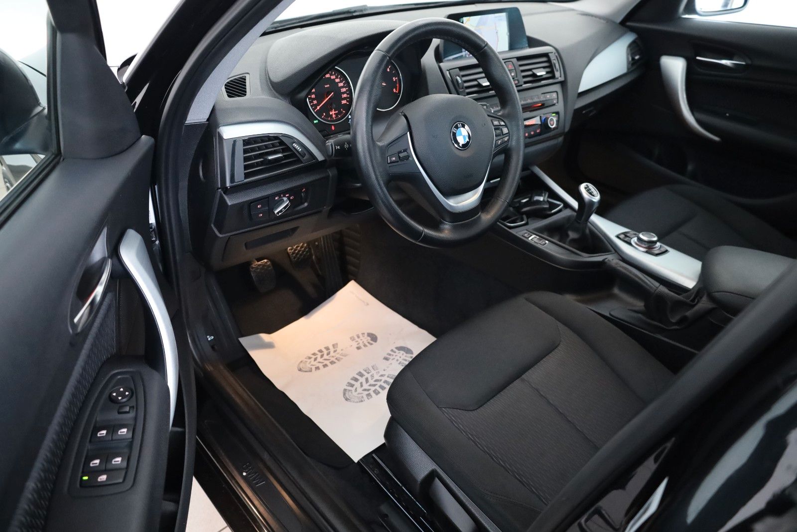 Fahrzeugabbildung BMW 120d 5-trg. Advantage Navi,Xenon,SH,PDC,SR+WR
