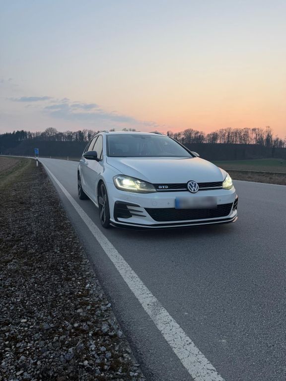Image of Volkswagen Golf