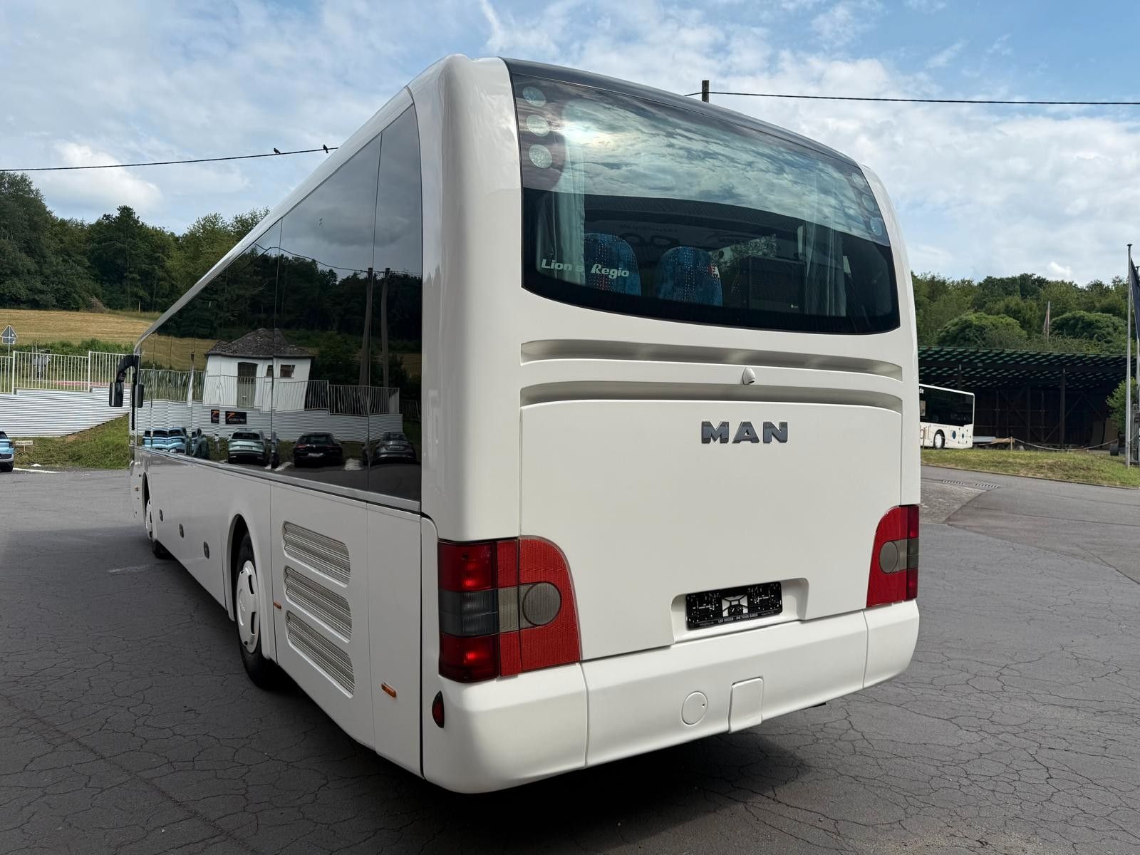 MAN  2015 - Image 7 of 32