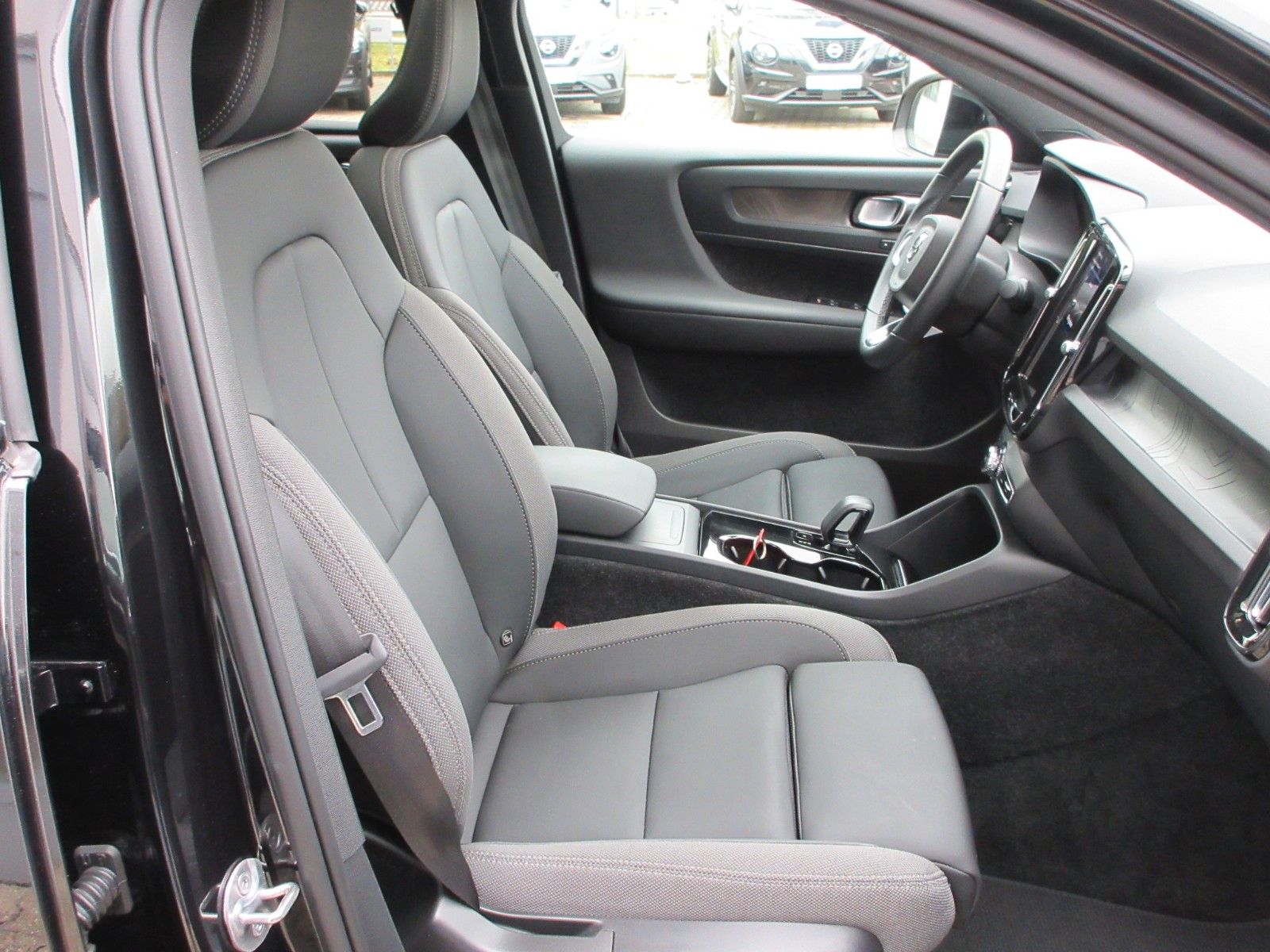 Fahrzeugabbildung Volvo C40 Ultimate Recharge Pure Electric AWD