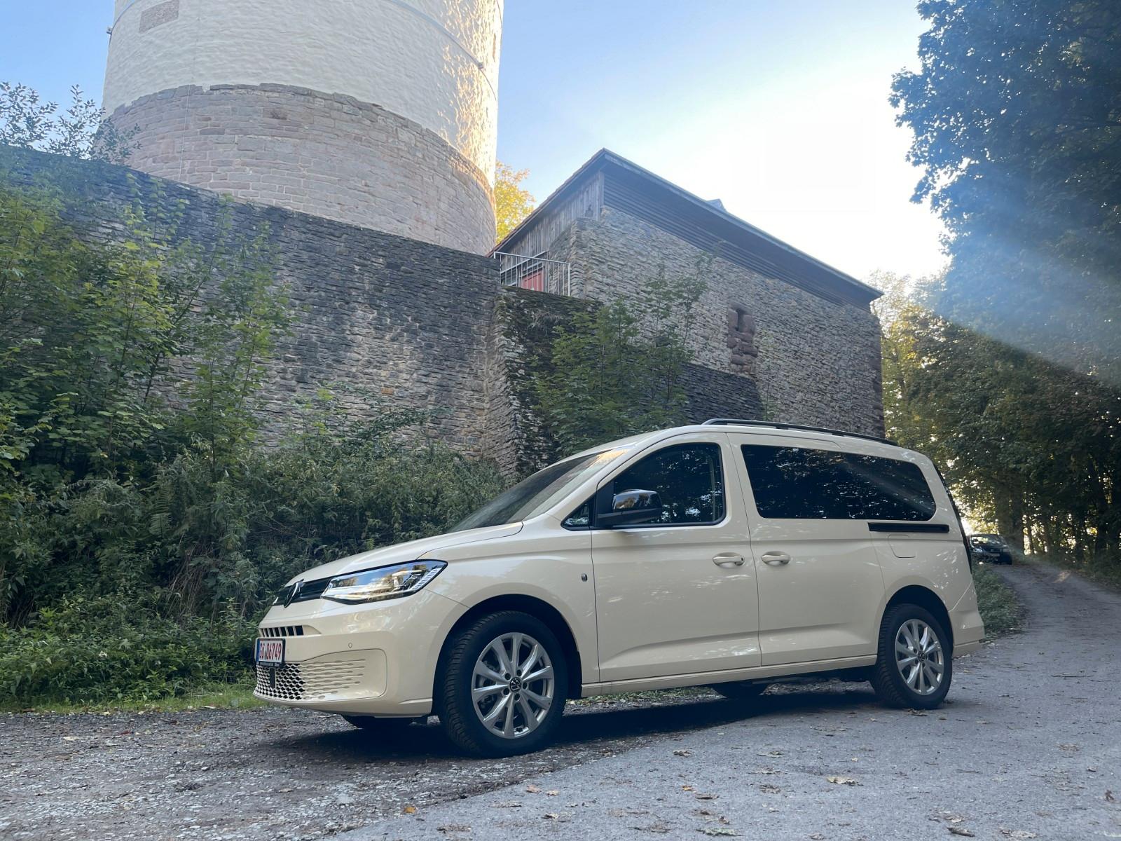 Volkswagen Caddy Maxi 2.0 TDI Rollstuhl Taxi Mietwagen