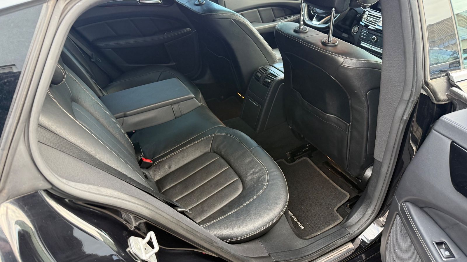 Fahrzeugabbildung Mercedes-Benz CLS 350 Cdi 4-Matic Final-Edition AMG-Line