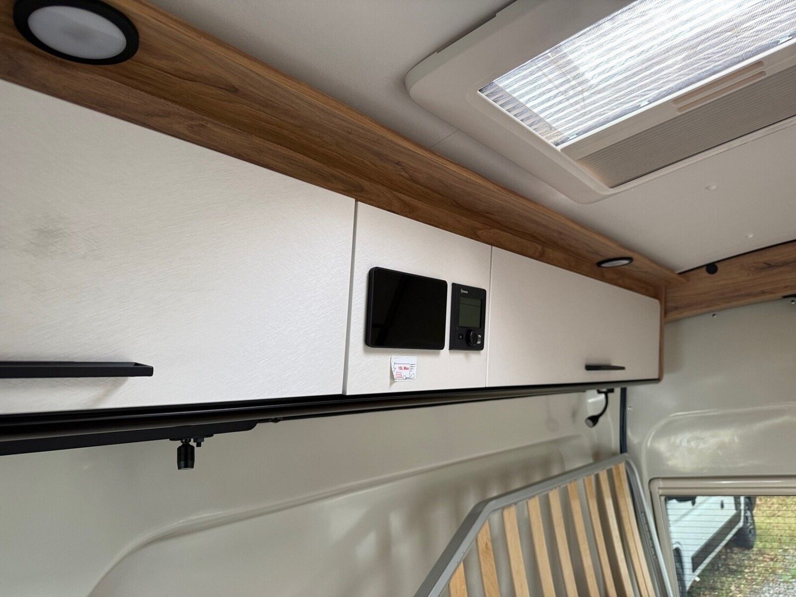 Fahrzeugabbildung Karmann Dexter 4x4 DE 570 AW Klima, RFK, El. Trittstufe