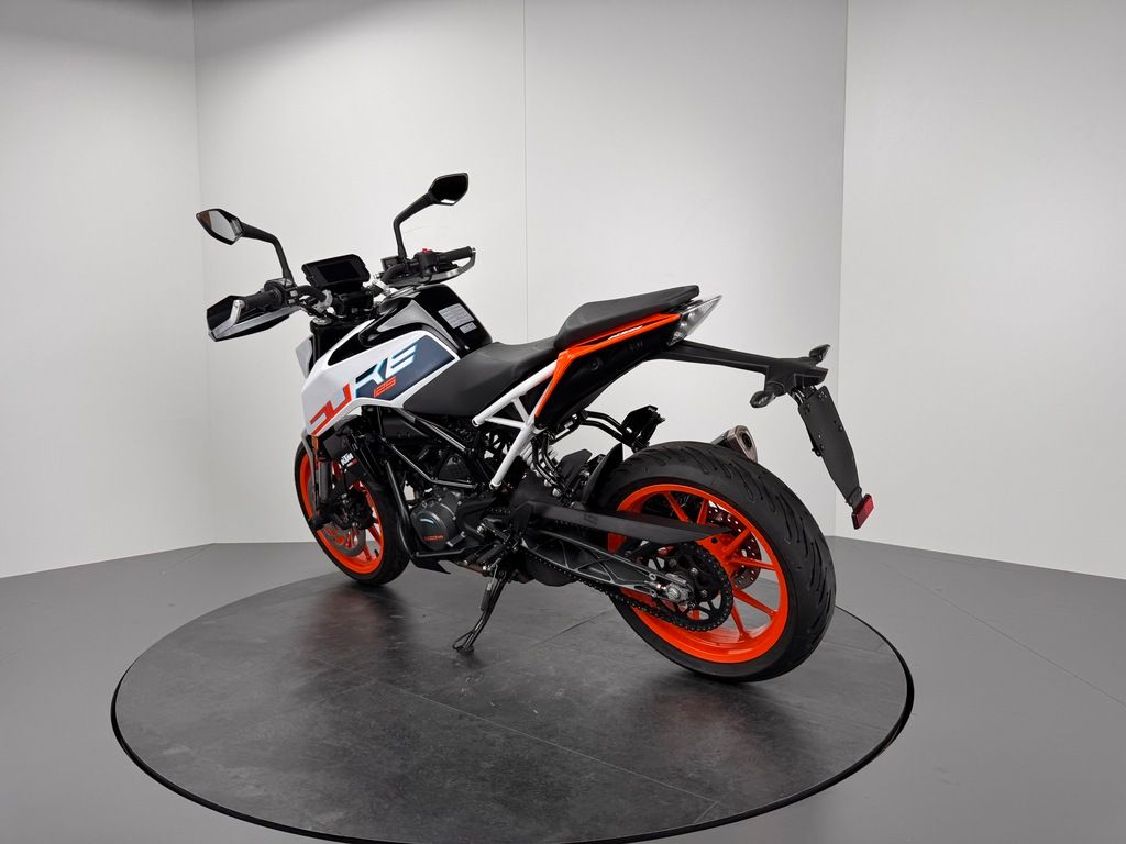 Fahrzeugabbildung KTM DUKE 125 *1.HAND *SERVICE NEU