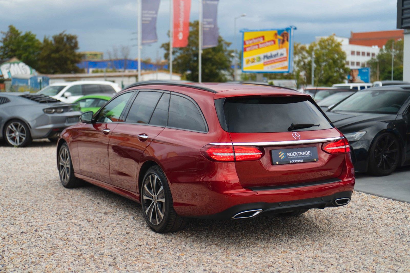 Fahrzeugabbildung Mercedes-Benz E 400d T 4Matic AMG Night-Paket ACC Widescreen