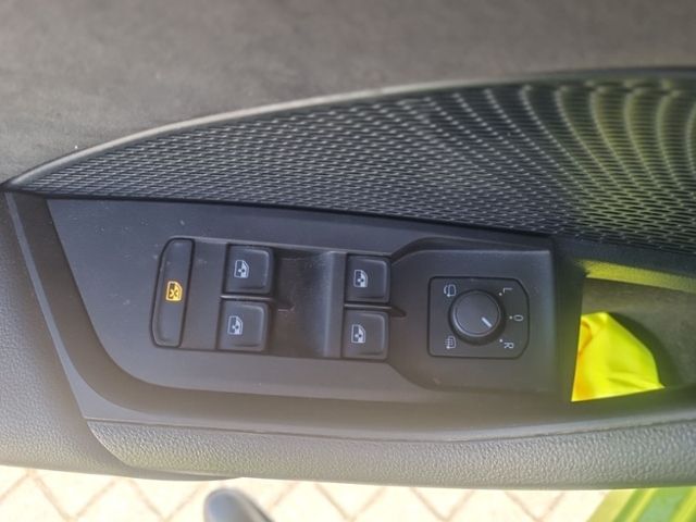 Fahrzeugabbildung SKODA Octavia Combi 1.4 TSI iV RS 180KW NAVI COLUMBUS