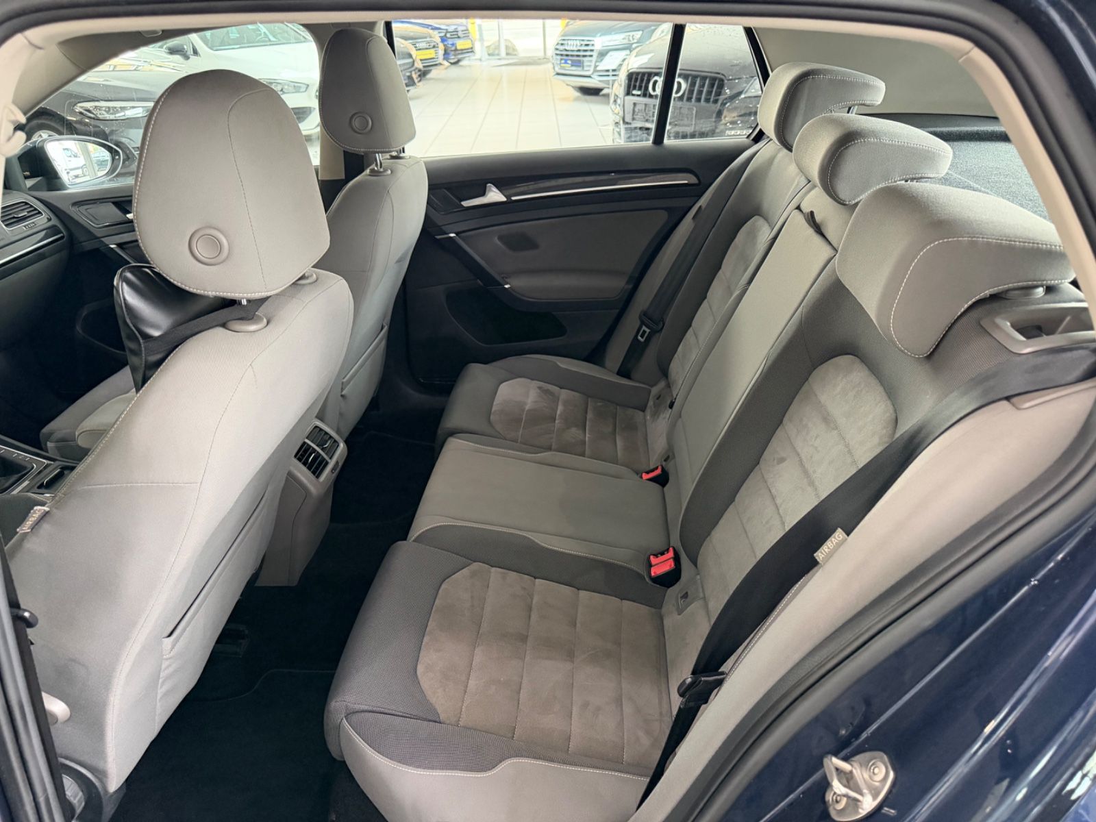 Fahrzeugabbildung Volkswagen Golf VII Lim. Highline BMT