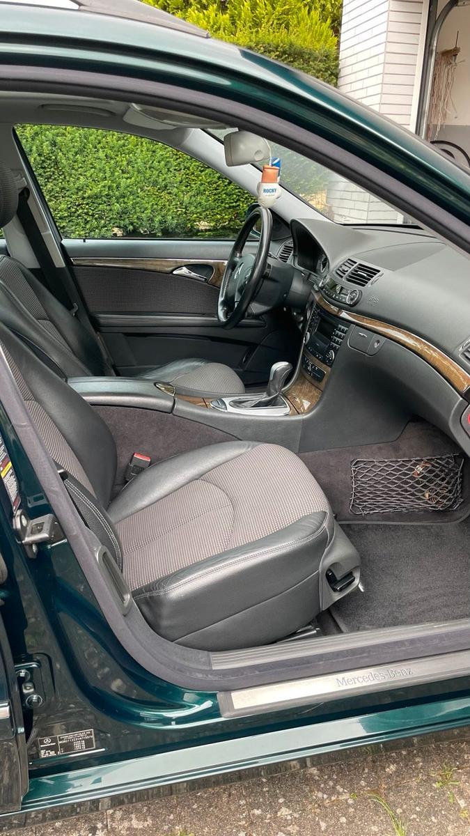 Mercedes-Benz E280 2004 — photo 13