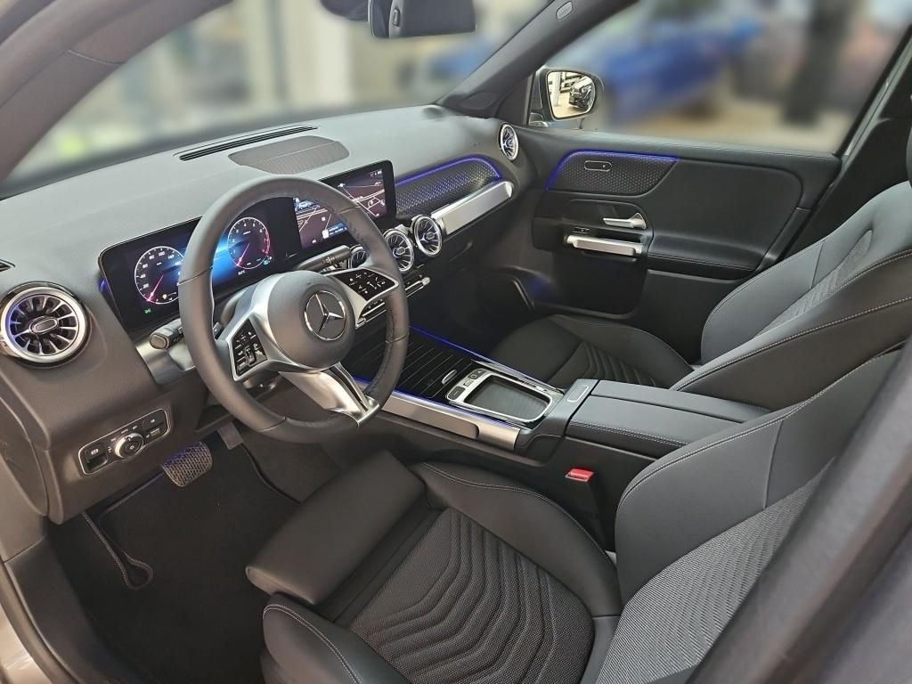 Fahrzeugabbildung Mercedes-Benz GLB 200 +PROGRESSIVE+AHK+360+TOTWINKEL+DISTRONIC